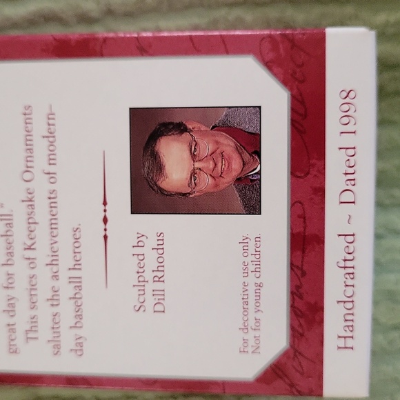 1998 Hallmark Keepsake Ornament - Cal Ripken Jr. At the Ballpark - Orioles - Picture 3 of 9